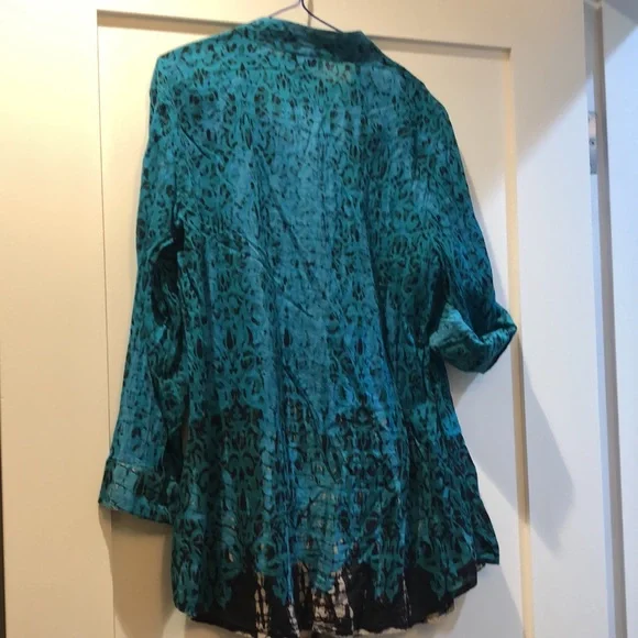 🥳PAPA Vancouver womens size Medium long sleeved or rolled cuff sleeve shirt - Picture 9 of 9